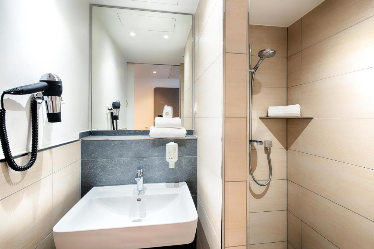 B&B Hotel Augsburg-West Eksteriør bilde