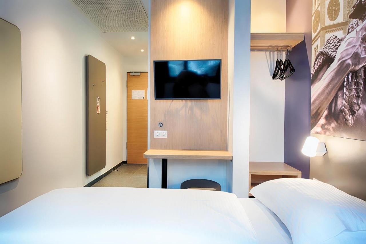B&B Hotel Augsburg-West Eksteriør bilde